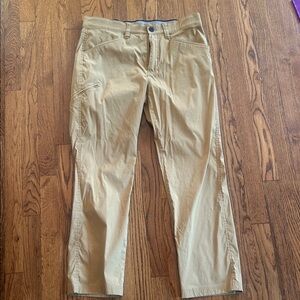 Orvis Men's Performance Khaki